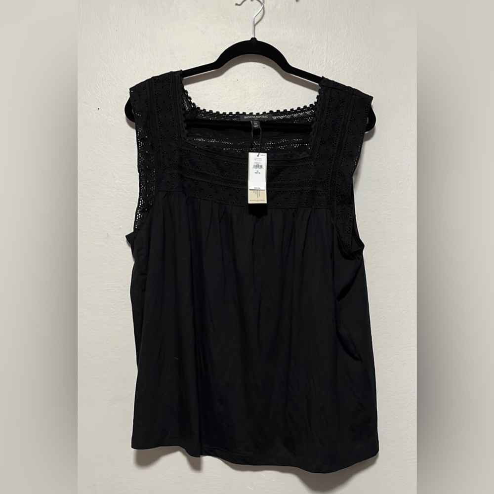 Banana Republic - BNWT XL sleeveless top crotchet detail